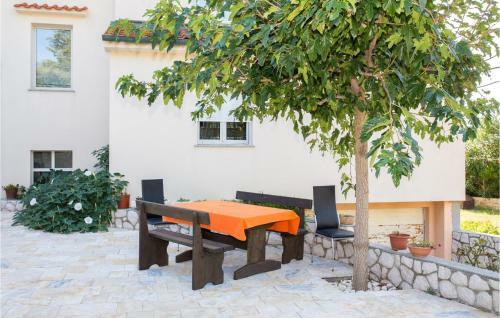 Amazing Apartment In Barbat With 2 Bedrooms