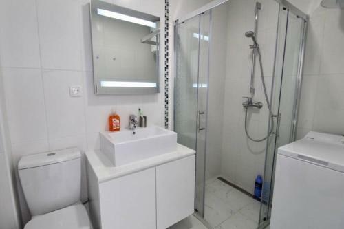 Apartamento Modern Apt In Dobrota W/ Great Bay Views