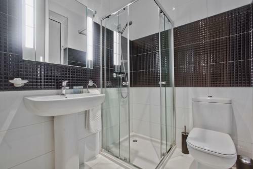 Bright & Spacious 3 Bedroom Apartment In Mellieha