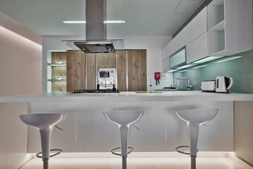 Bright & Spacious 3 Bedroom Apartment In Mellieha