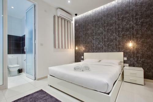 Bright & Spacious 3 Bedroom Apartment In Mellieha