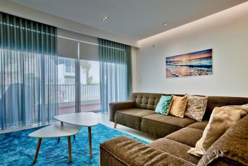Bright & Spacious 3 Bedroom Apartment In Mellieha