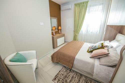 Artist Terrace Apartments