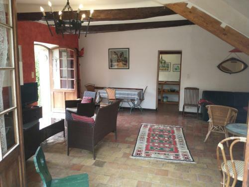 Conci�rgerie Du Ch�teau D'allemagne En Provence