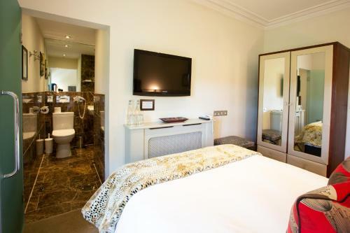 Hartnoll Hotel