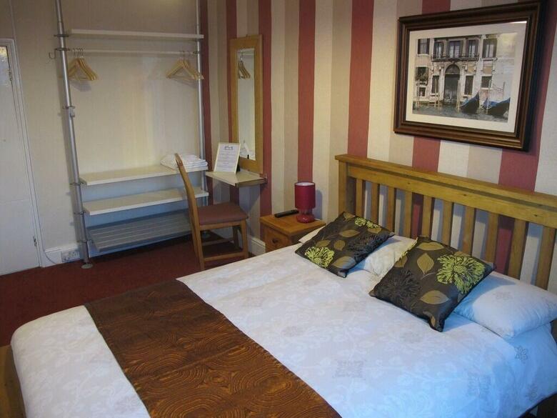 Hostal Angel Guesthouse