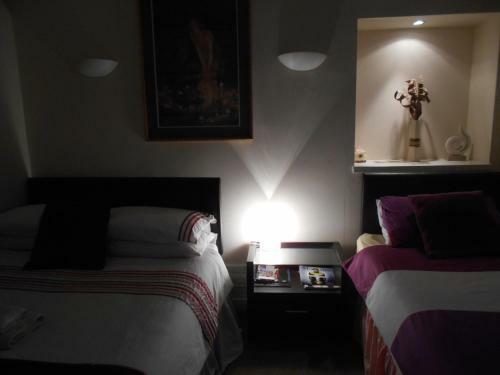 Hostal Teviotside Guest House