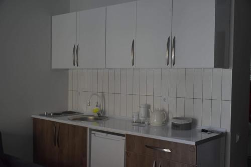 Deakos Apartment #14