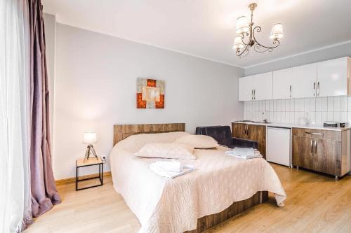 Deakos Apartment #14