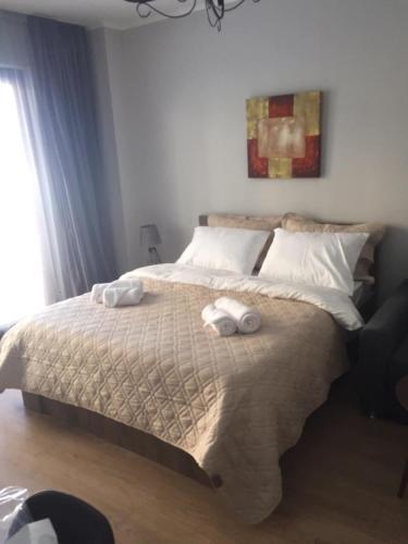Deakos Apartment #14