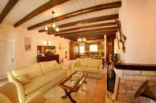 Villa Leo Junior