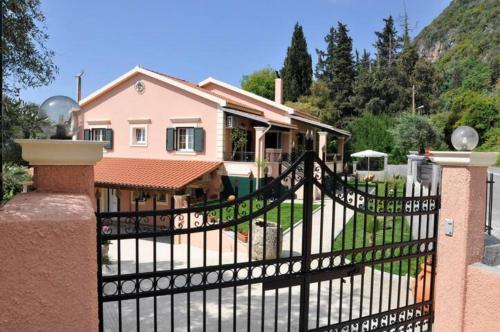Villa Leo Junior