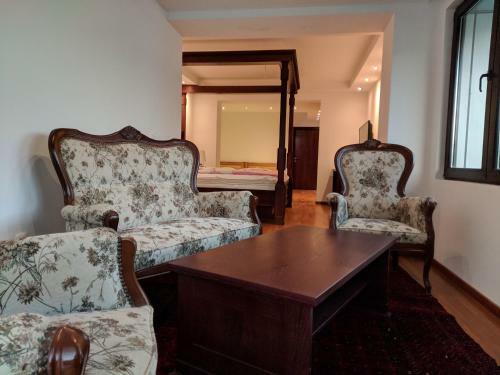 Hotel And Restaurant Abas