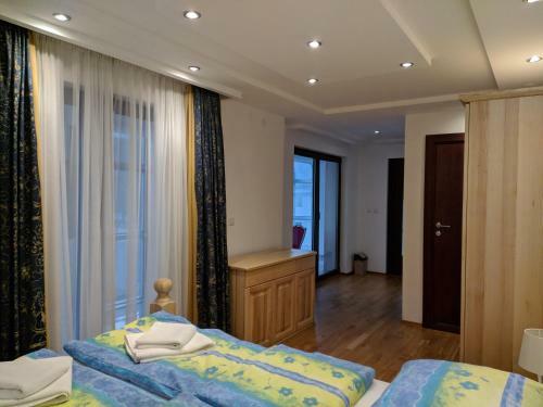 Hotel And Restaurant Abas