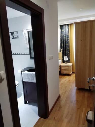 Hotel And Restaurant Abas