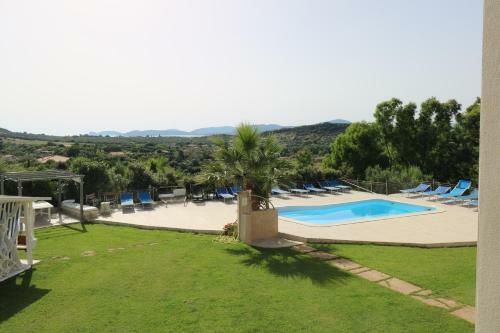 Carlo Apartments