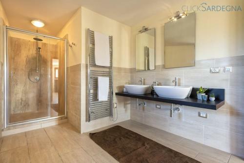Villa Verde Con Piscina Indipendente Con 5 Camere E 4 Bagni