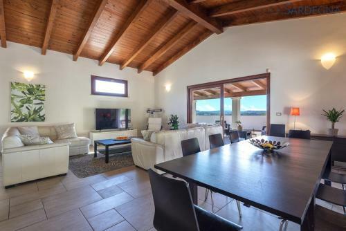 Villa Verde Con Piscina Indipendente Con 5 Camere E 4 Bagni