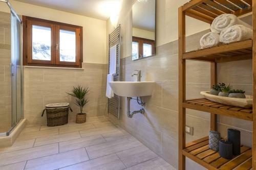 Villa Verde Con Piscina Indipendente Con 5 Camere E 4 Bagni