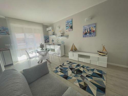 Las Floridas Apartment