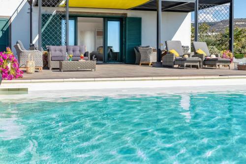 Beautiful Villa With Sea View
