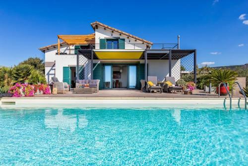 Beautiful Villa With Sea View