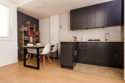 Oz Apartments