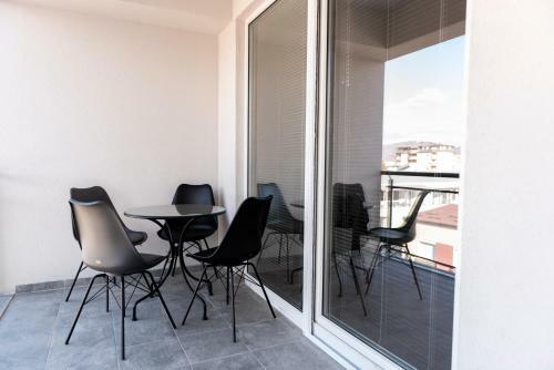 Charlie Apartment