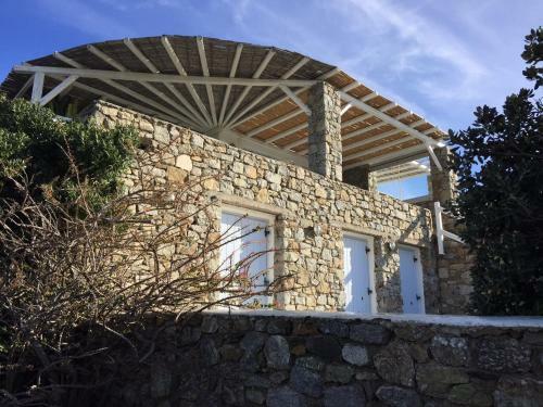 Beautiful Villa In Mykonos With Shared Swimming Pool