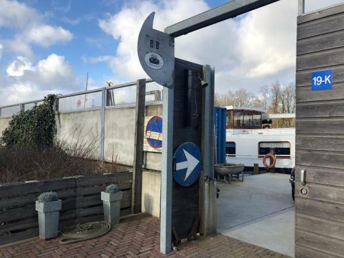 B&B Woonschip Robbedoes