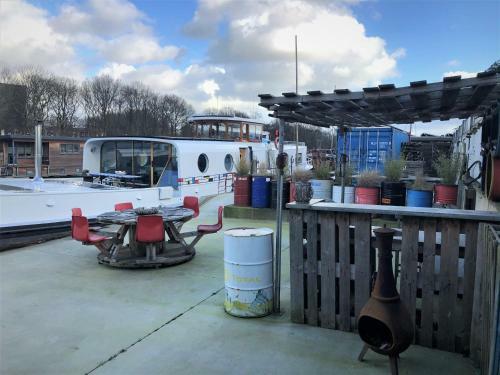 B&B Woonschip Robbedoes