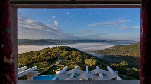 Hostal Villa Over The Hilltop
