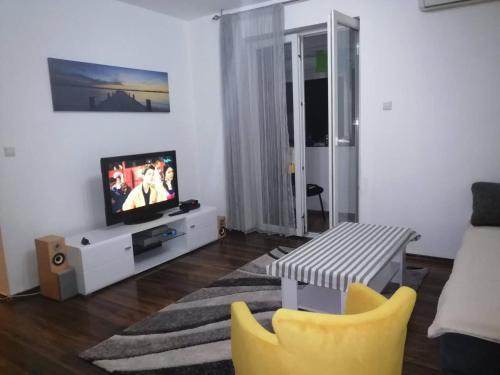 Yellow Apartment, Central Podgorica