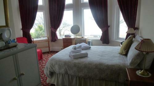 Hostal Whitehall Guest House