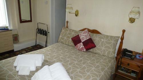 Hostal Whitehall Guest House
