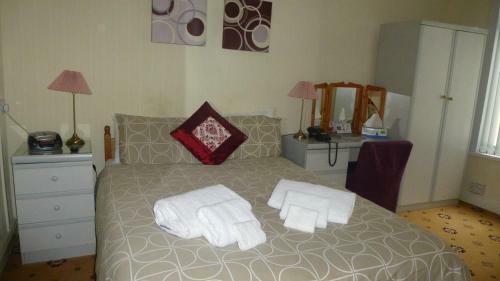 Hostal Whitehall Guest House