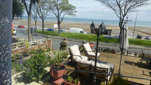 Hostal Whitehall Guest House
