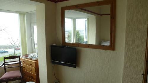 Hostal Whitehall Guest House