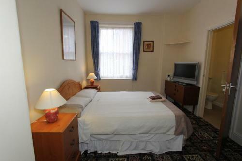 Hostal West Point Hotel