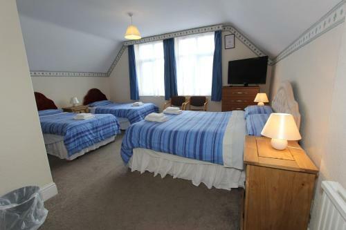 Hostal West Point Hotel