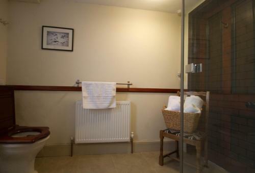 Bed & Breakfast Costislost House