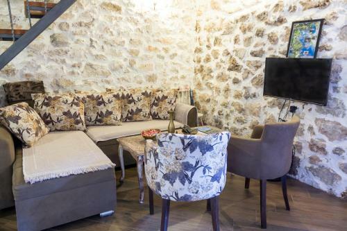 Rijeka Crnojevi?a, Lidija Apartment