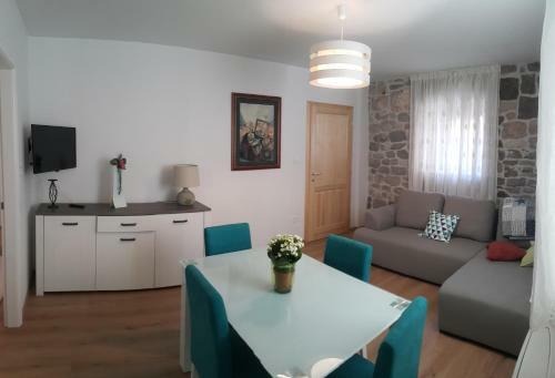 Apartments Dvor