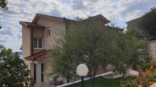 Apartments Karlo