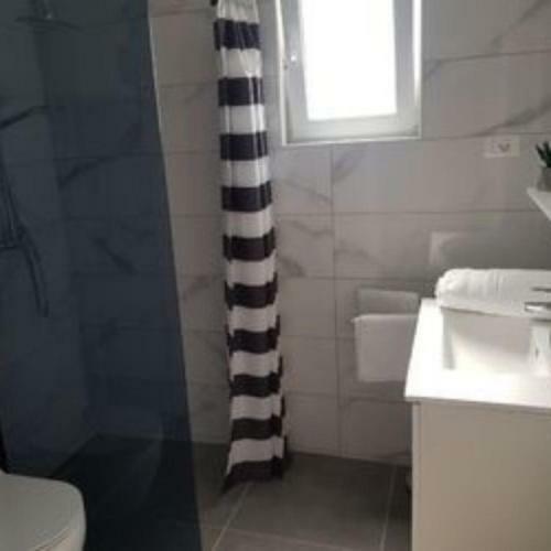 Apartmanska Ku?a Sa Bazenom - Ba?ka Voda