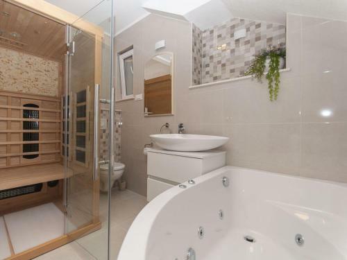 Luxury Seafront Morska Villa With Pool, Jacuzzi, Sauna Direct At The Beach