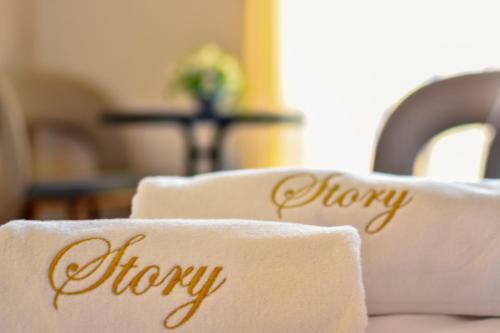 Hotel Story