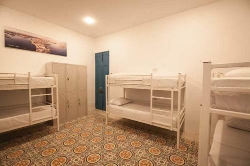 Bookarest Hostel Malta
