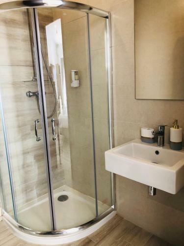 Hostal Napoli Suites
