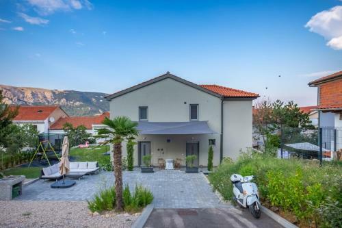 Tarari Luxury Apartment